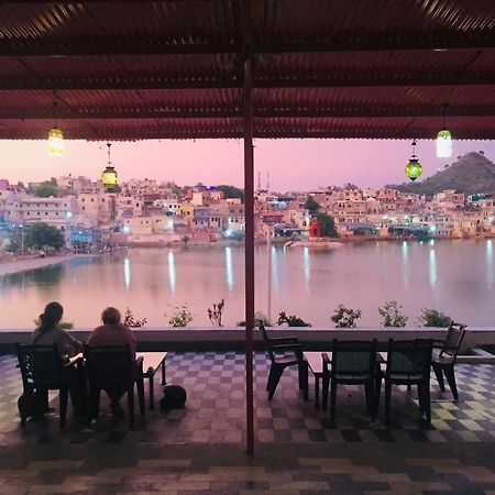 Doctor Alone Hostel Pushkar Exterior foto